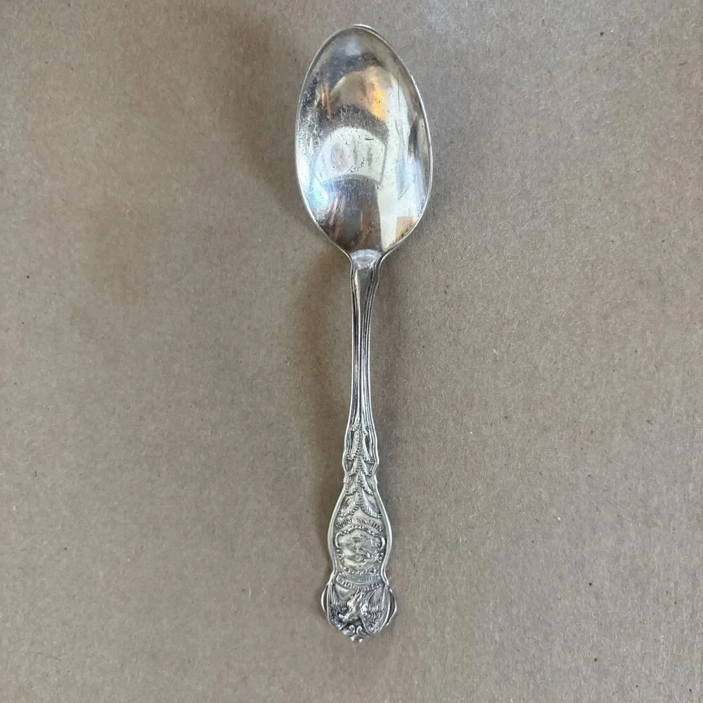 Wm Rogers Vintage International Silver Plate Souvenir Spoon Illinois 5 7/8